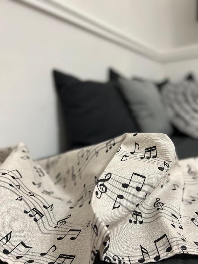 Miluar - Centro Storico - Lungo La Via Della Musica Bed & Breakfast Napoli Ngoại thất bức ảnh